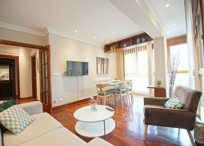 Piso Grande Y Luminoso En El Casco Viejo De Bilbau