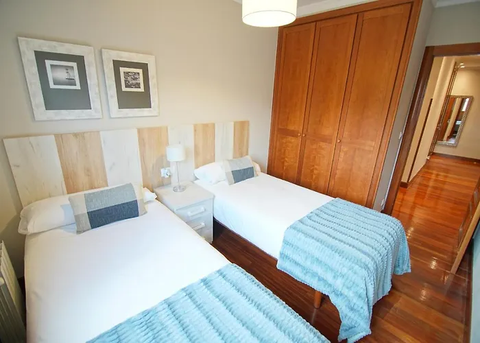 Piso Grande Y Luminoso En El Casco Viejo De * Bilbao