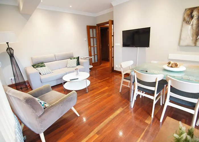 Piso Grande Y Luminoso En El Casco Viejo De Апартаменти *